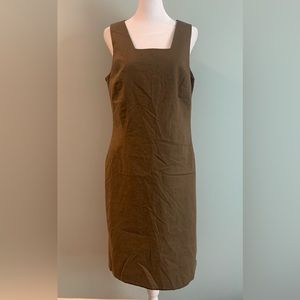 Sleeveless lined dress w/square neckline NWOT